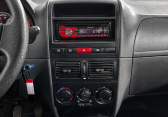 Подержанный автомобиль Fiat Albea 2010 года (16 фото)