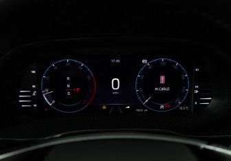 Подержанный автомобиль Skoda Octavia Liftback 2022 года (12 фото)