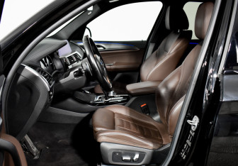 Подержанный автомобиль BMW X3 2021 года (11 фото)