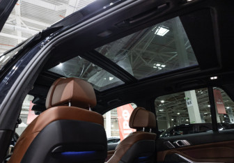 Подержанный автомобиль BMW X5 2019 года (29 фото)