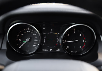 Подержанный автомобиль Land Rover Range Rover Evoque 2018 года (15 фото)