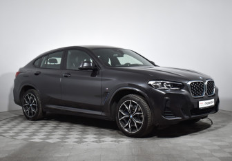 Подержанный автомобиль BMW X4 2021 года (3 фото)