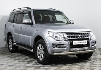 Подержанный автомобиль Mitsubishi Pajero 2015 года (3 фото)