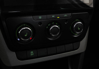 Подержанный автомобиль Skoda Yeti 2012 года (13 фото)