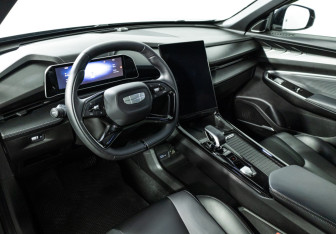 Подержанный автомобиль Geely Atlas 2023 года (11 фото)