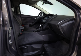Подержанный автомобиль Ford Focus Sedan 2017 года (23 фото)