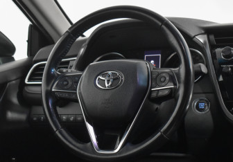 Подержанный автомобиль Toyota Camry Sedan 2019 года (14 фото)