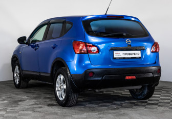 Подержанный автомобиль Nissan Qashqai 2007 года (7 фото)
