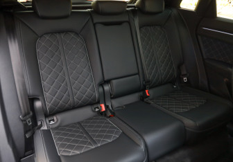 Подержанный автомобиль Audi Q3 2025 года (30 фото)