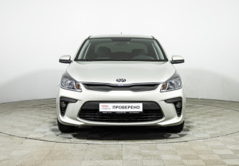 Подержанный автомобиль Kia Rio Sedan 2020 года (2 фото)
