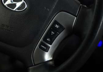 Подержанный автомобиль Hyundai Santa Fe 2011 года (11 фото)