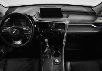 Подержанный автомобиль Lexus RX 2017 года (13 фото)