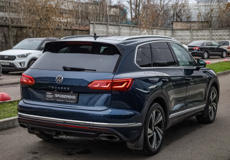 Подержанный автомобиль Volkswagen Touareg 2021 года (5 фото)