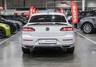 Подержанный автомобиль Volkswagen Arteon 2020 года (9 фото)