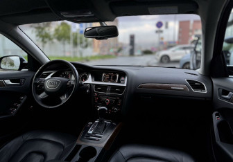Подержанный автомобиль Audi A4 Sedan 2015 года (13 фото)
