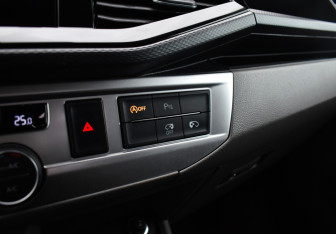 Подержанный автомобиль Volkswagen Caravelle 2021 года (13 фото)