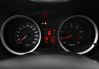 Подержанный автомобиль Mitsubishi Lancer Hatchback 2010 года (18 фото)