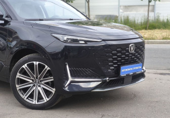 Подержанный автомобиль Changan UNI-K 2024 года (8 фото)