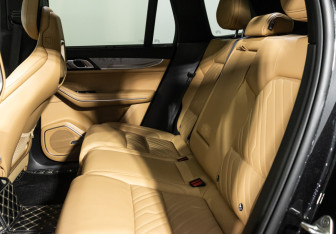 Подержанный автомобиль Lynk&Co 09 2023 года (10 фото)