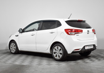 Подержанный автомобиль Kia Rio Hatchback 2016 года (7 фото)
