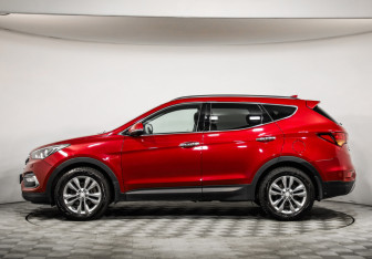 Подержанный автомобиль Hyundai Santa Fe 2017 года (8 фото)