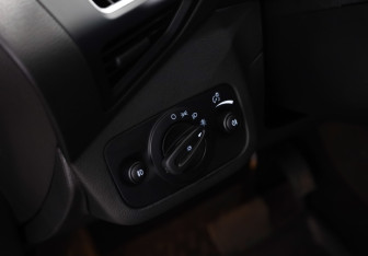 Подержанный автомобиль Ford Kuga 2016 года (13 фото)