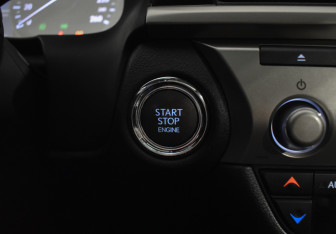 Подержанный автомобиль Lexus ES 2016 года (17 фото)