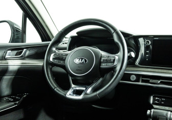 Подержанный автомобиль Kia K5 2021 года (22 фото)