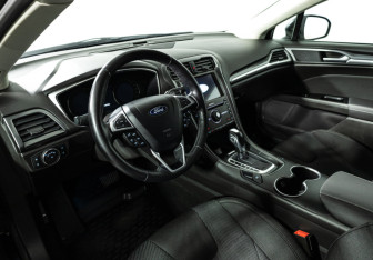 Подержанный автомобиль Ford Mondeo Sedan 2018 года (11 фото)