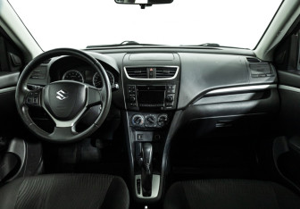 Подержанный автомобиль Suzuki Swift Hatchback 2011 года (13 фото)