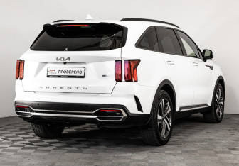 Подержанный автомобиль Kia Sorento 2021 года (6 фото)
