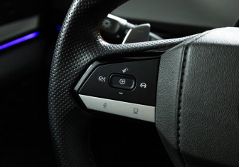 Подержанный автомобиль Changan UNI-V 2024 года (22 фото)