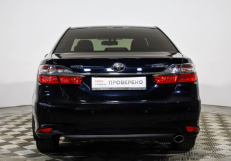 Подержанный автомобиль Toyota Camry Sedan 2015 года (6 фото)