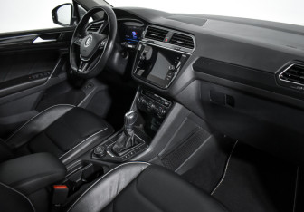 Подержанный автомобиль Volkswagen Tiguan 2018 года (14 фото)