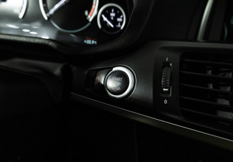 Подержанный автомобиль BMW X3 2014 года (16 фото)