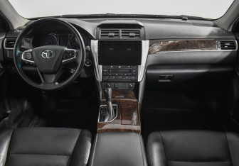 Подержанный автомобиль Toyota Camry Sedan 2017 года (15 фото)