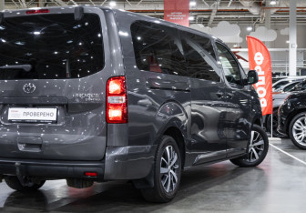 Подержанный автомобиль Toyota ProAce 2018 года (7 фото)
