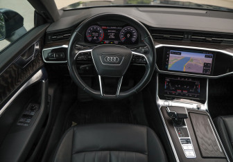Подержанный автомобиль Audi A7 2018 года (11 фото)