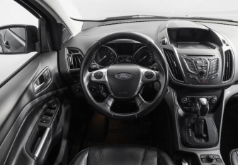 Подержанный автомобиль Ford Kuga 2016 года (11 фото)