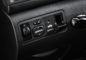 Подержанный автомобиль Toyota Corolla Sedan 2006 года (17 фото)