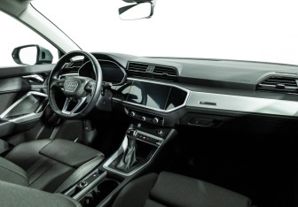 Подержанный автомобиль Audi Q3 2019 года (9 фото)