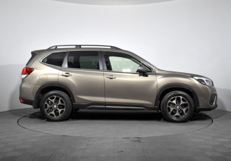 Подержанный автомобиль Subaru Forester Suv 2019 года (4 фото)