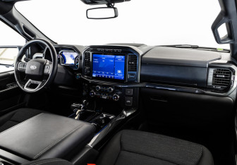 Подержанный автомобиль Ford F-150 2021 года (10 фото)