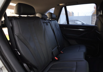 Подержанный автомобиль BMW X5 2014 года (20 фото)