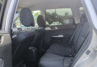 Подержанный автомобиль Subaru Forester Suv 2010 года (9 фото)