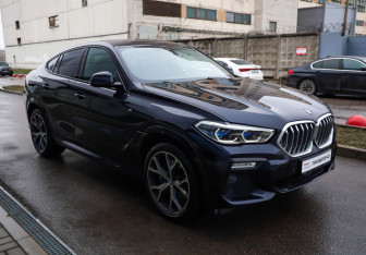 Подержанный автомобиль BMW X6 2020 года (3 фото)