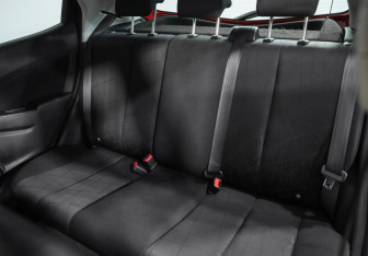 Подержанный автомобиль Mazda Demio 2012 года (20 фото)
