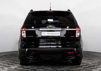 Подержанный автомобиль Ford Explorer 2013 года (6 фото)