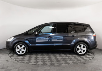Подержанный автомобиль Ford S-MAX 2008 года (8 фото)
