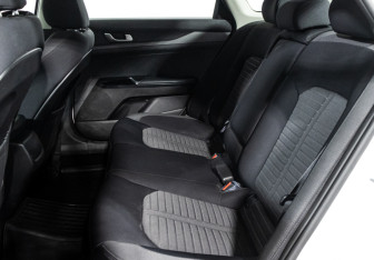 Подержанный автомобиль Kia K5 2020 года (10 фото)